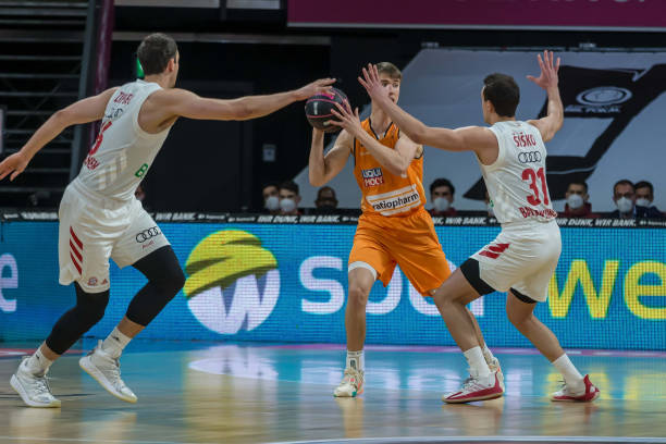 分析比赛中 分析比赛中